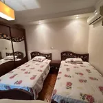 Cozy Apartment With Merryland Garden View