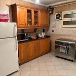 Cozy Apartment With Merryland Garden View