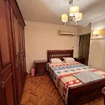 Cozy Apartment With Merryland Garden View